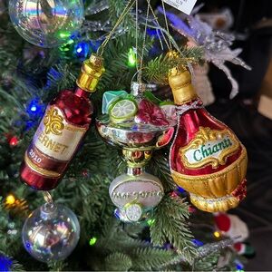 Northlight S Nicholas Square Chianti Margarita Cabernet Glass Christmas Ornament